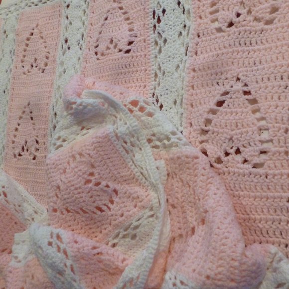 Simply Beautiful Handmade Crocheted Baby Girl Blanket / Throw – ONE OF A KIND - Picture 1 of 9